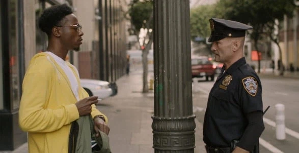 경찰이 쫓아올때 도망가는 방법 알려드립니다._1.webp