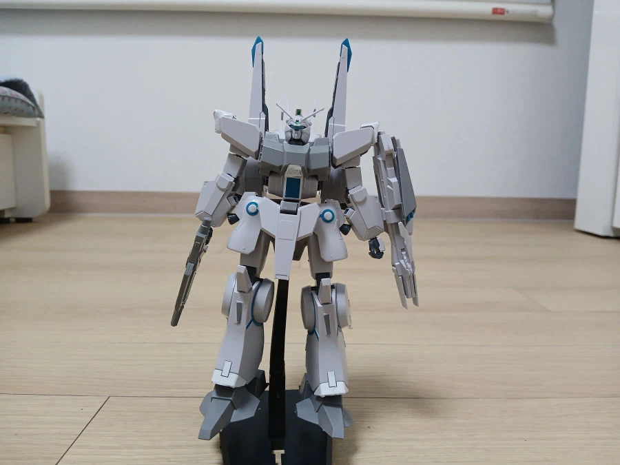 건담)실버 불릿 볼수록 이쁘네_2.webp