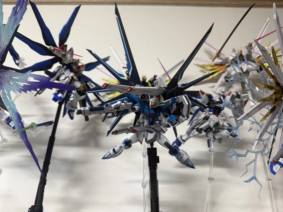 건담) 분명 욕 개쳐먹었던 디자인인데_1.webp