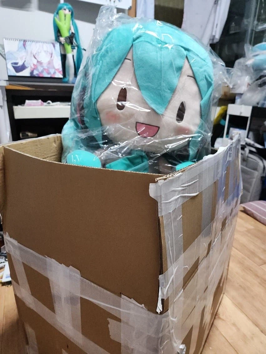 하츠네미쿠 : 마스터는 바닥에서 자.jpg_3.webp