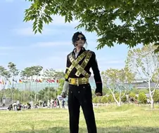 남자 코스어랑 사진찍으려고 남자들이 줄 서는 경우