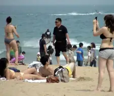 언냐들~ 해운대, 비키니입고 커피숍 가면 안되?