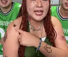 과감한 노출에 꺼리김 없는 연예인