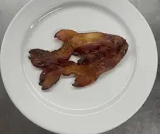 잘 구운 베이컨임
