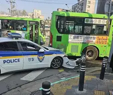 버스 와 경찰차 사고