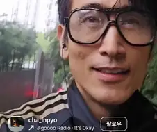 비맞으며 걷는 차인표