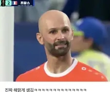 캐릭터 커마 할때 여캐 섞은거 같음