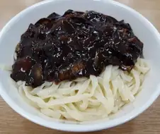 호불호 심하게 갈리는 로컬 짜장면
