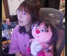 "아시아 여자들은 다 잔망루피? 암튼 그렇게 생겼어"