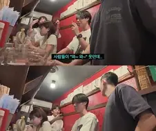 한국에서 모자를 샀는데 사람들이 보고 웃었어요