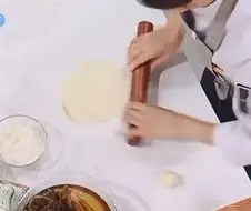 만두를 분리해서 요리를 만듬