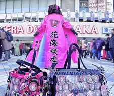 씹덕 캔뱃지굿즈의 활용처.jpg