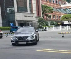 “차 진입 불편해서”…인천 부평감리교회, 도로 중앙선 ‘검은 페인트’로 지워