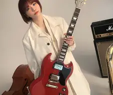 성우) 아이미 기타 새거 장만했네