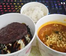 야식먹고 싶은데 참으려고