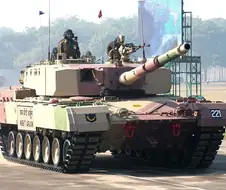 인도 아준전차 도입에 격렬하게 반대한 세력