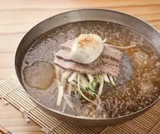 유럽인들이 냉면보고 면을 왜 차게 먹냐고 뜨악하는거 이해가 안갔는데