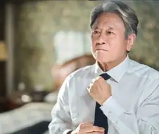 한국에서 리메이크 한 영화 인턴 최민식 스틸컷