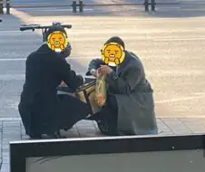 야쿠르트 아줌마 가방 털어가는 도둑놈들.jpg