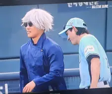 야구장에 나타난 고죠 사토루.jpg