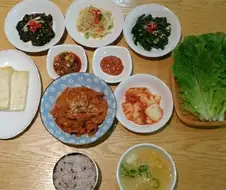 어릴적 : 난 크면 맛없는 어른들먹는거 대신 치킨,피자 매일 먹어야지