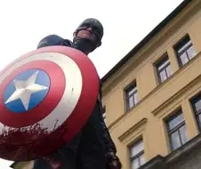 MCU) 방패가 방어만 하는 무기라는 고정관념을 깬 장면