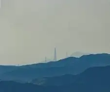 충청남도 천안에서도 보이는 롯데타워.jpg