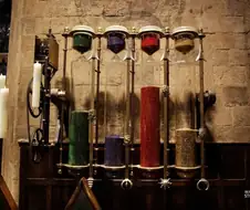 해리포터)각 기숙사의 상징인 보석