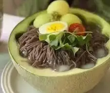 의외로 맛있다는 냉면