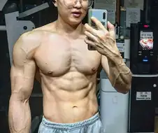 때리는 형태의 노진구 실사판 당사자의 자기 짤 반응