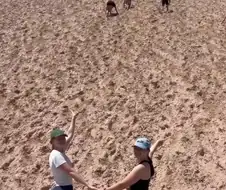 보는 관점이 다를 두사람.