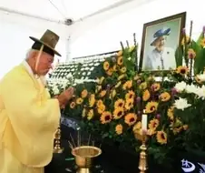 영국 여왕이 서거했을때 각잡고 추모했던 아시아의 두 도시