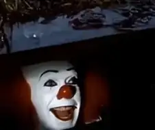 ???: 엄마가 모르는 사람이 주는거 함부로 받는거 아니랬어요!