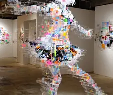 미소녀를 소환중이에요...