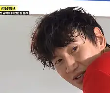 직장 동료들을 배신하고 20만원받기 vs 20만원 포기하기