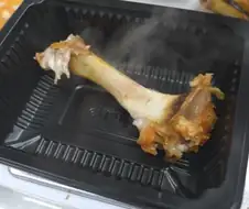 족발집 사장님 피셜 족발에 뼈넣어주는 이유