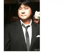 전혀 신뢰받지못하는 주술회전 작가.jpg