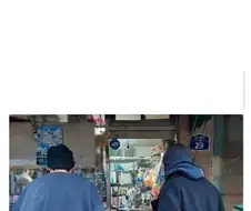 조카를 데리고 책임 없는 쾌락을 즐기는 삼촌들