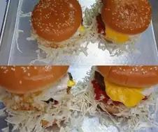 "아들~ 엄마가 햄버거 사왔다!"