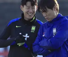 "알제리같은 약팀 상대로 해트트릭 했다고 올려치네"