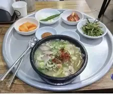 돼지국밥 초보를 본 현지사람들