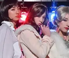 여장으로 분장한 루팡패트 전사들