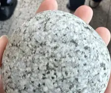 의외로 짱돌처럼 보일수 있는것