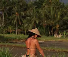 으아아악 동남아 귀신 이......