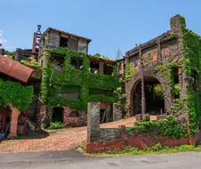 일본 도쿠시마, 폐허처럼 보이지만 정상영업하는 다방☕