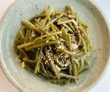 어떻게 만드는지 알면 비싼이유가 납득되는 나물반찬