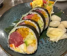 주식 망해서 김밥과 컵라면으로 끼니를 때우는 신세