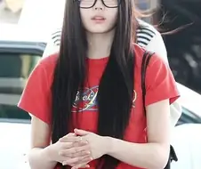 더 예뻐졌지만 전보다는 실망스러운 아일릿 원희의 공항패션.jpg