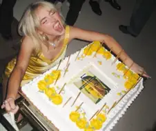 서양인들의 25살 생일 케이크