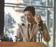 영화 내부자들보고 이병헌은 진정성이 없는 배우라고 느낌